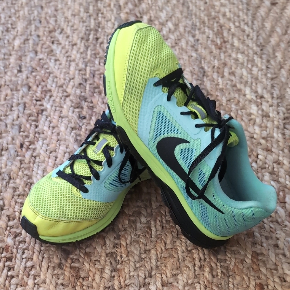 Nike Zoom Fly running sneakers in neon yellow and light blue. Size 8